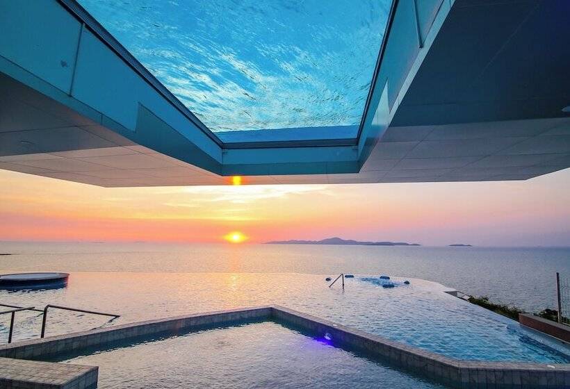 ホテル Royal Wing Suites & Spa Pattaya