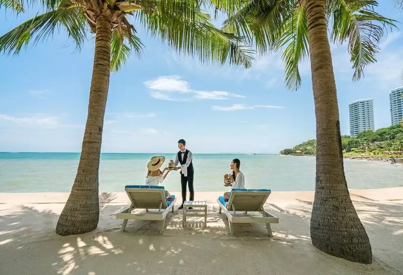 בית מלון כפרי Royal Wing Suites & Spa Pattaya