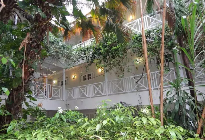 هتل Altamont Court