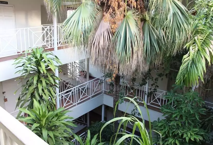 هتل Altamont Court