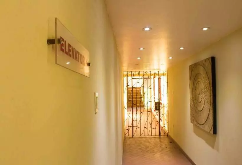 هتل Altamont Court