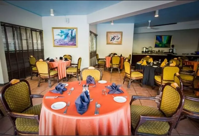 هتل Altamont Court