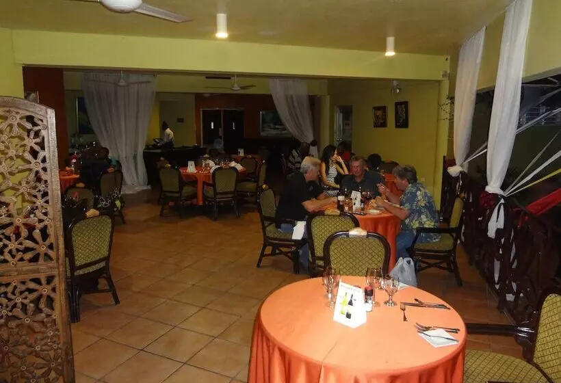 هتل Altamont Court