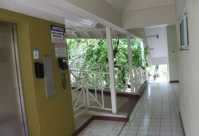 هتل Altamont Court