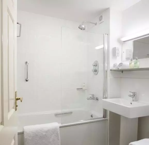 酒店 Charlton Kings