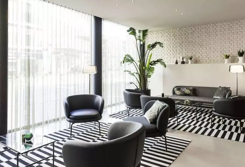 酒店 Ibis Brussels Centre Chatelain