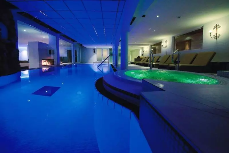 Отель Mountains