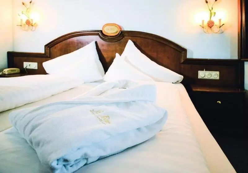 Отель Mountains