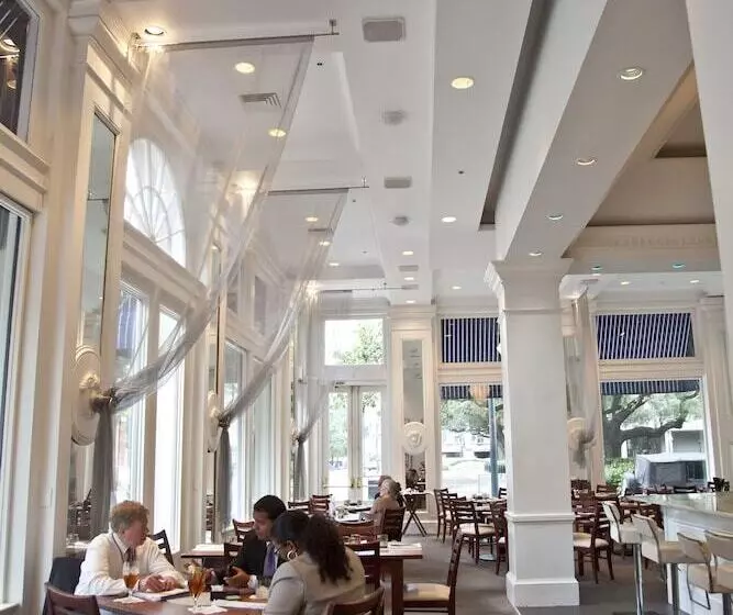 ホテル The Lafayette New Orleans By Kasa