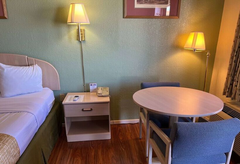 בית מלון כפרי Travelodge By Wyndham Holbrook