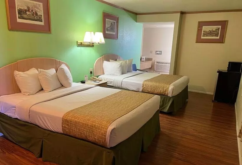 בית מלון כפרי Travelodge By Wyndham Holbrook