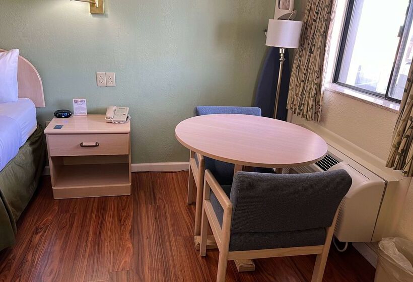 בית מלון כפרי Travelodge By Wyndham Holbrook