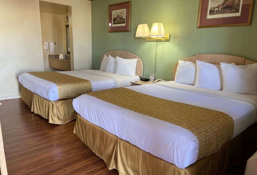 בית מלון כפרי Travelodge By Wyndham Holbrook