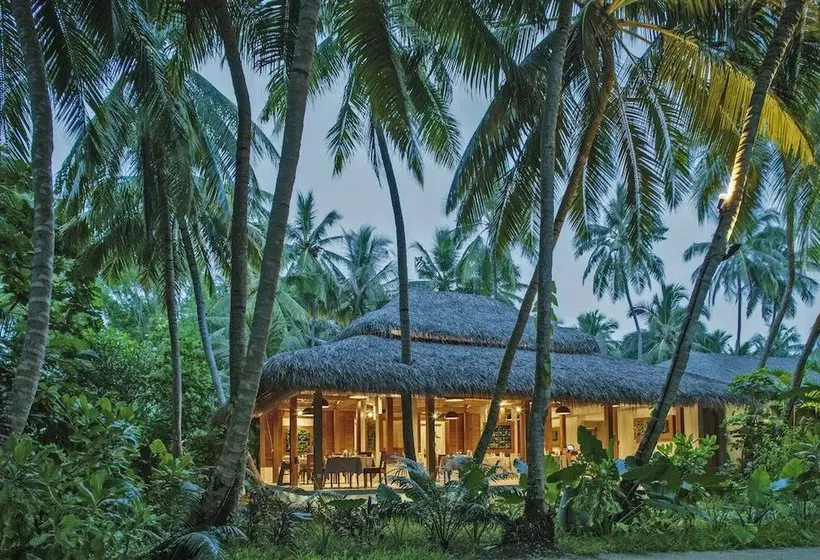Kuramathi Island Resort