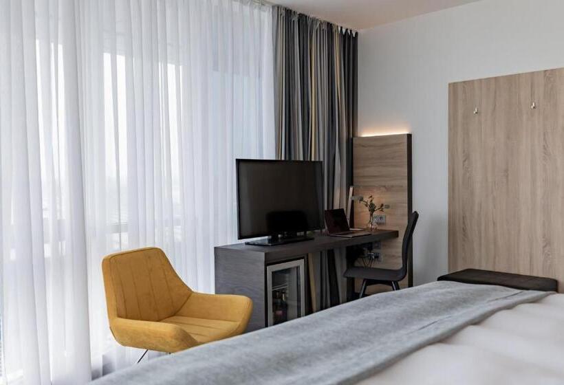 Garner Hotel Berlin - Spandau