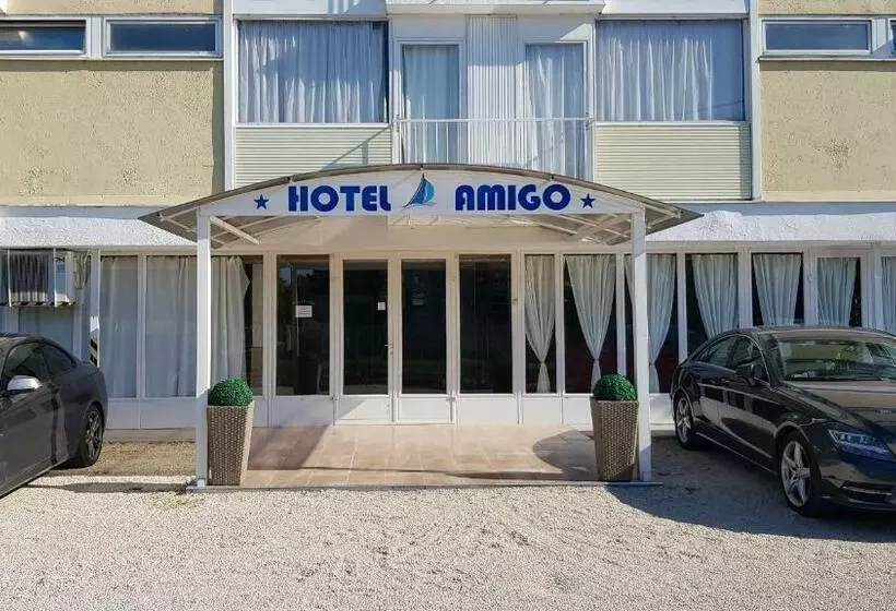 ホテル Amigo