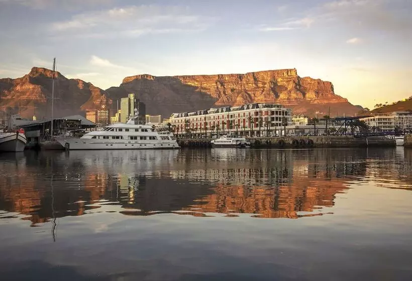 Hotel Cape Grace, A Fairmont Managed