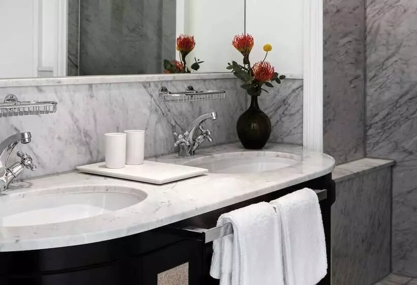 Hotel Cape Grace, A Fairmont Managed