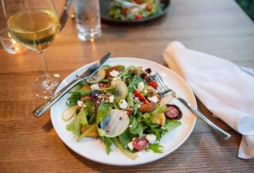 هتل Theo New Orleans, Tapestry Collection By Hilton