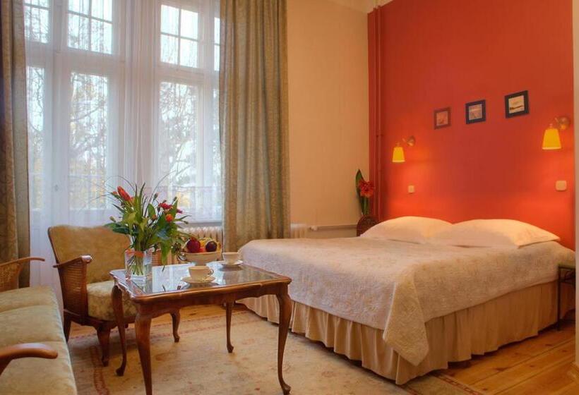 ホテル Pensjonat Eden