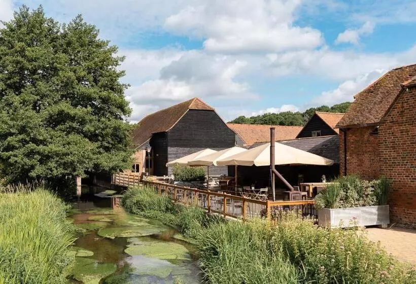 فندق Tewinbury Farm