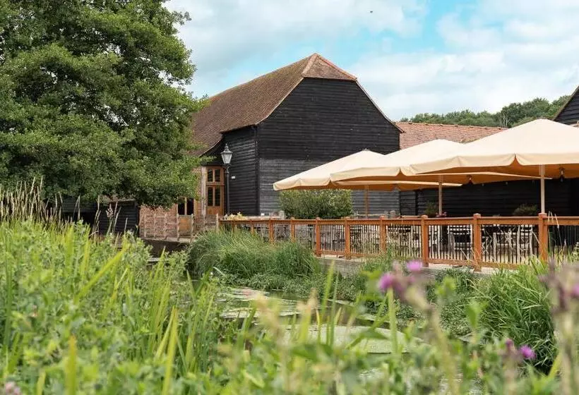 فندق Tewinbury Farm