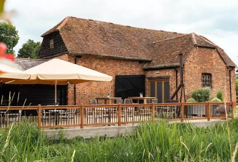 فندق Tewinbury Farm