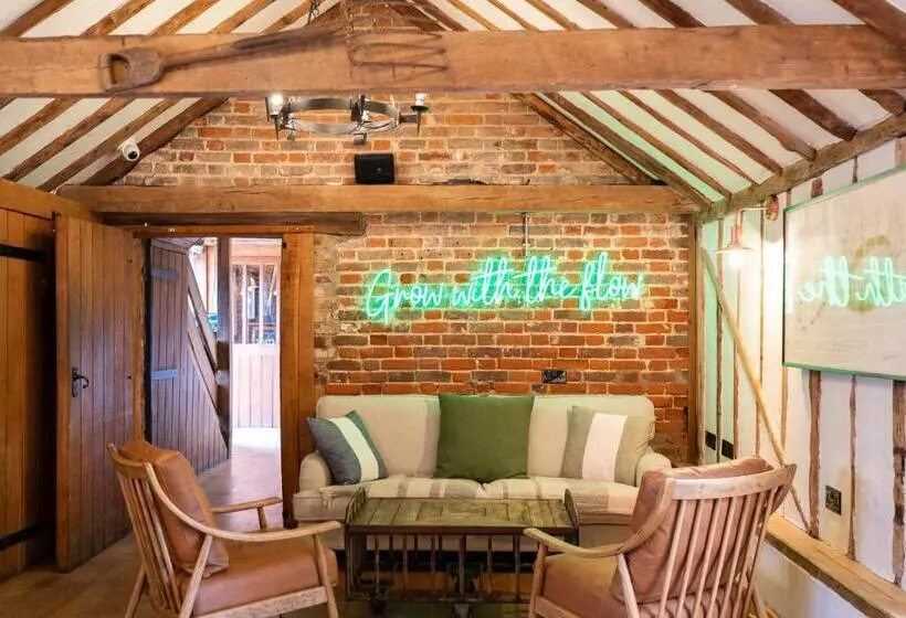 فندق Tewinbury Farm