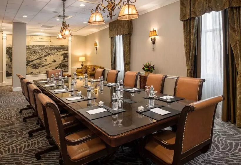 호텔 The Roosevelt New Orleans  A Waldorf Astoria