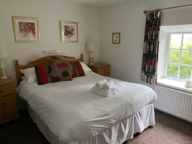 Отель Thelbridge Cross Inn