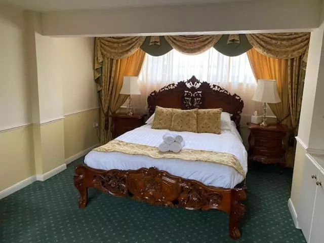 Отель Thelbridge Cross Inn