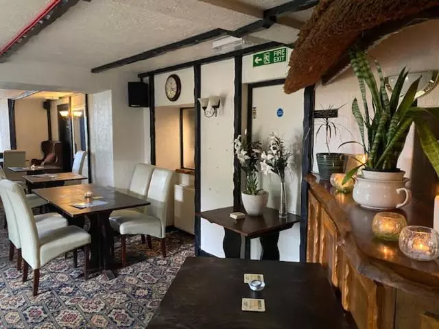 Отель Thelbridge Cross Inn