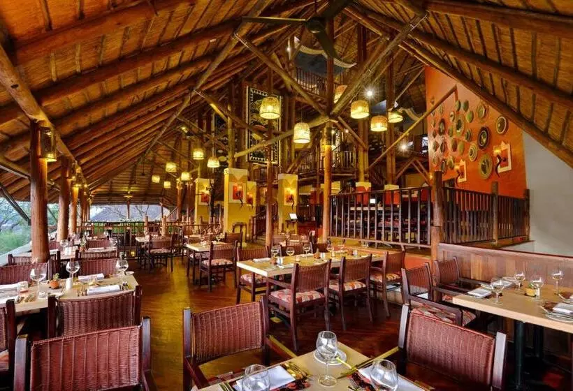 هتل Victoria Falls Safari Lodge