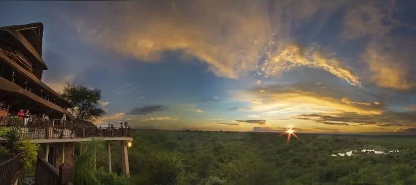هتل Victoria Falls Safari Lodge