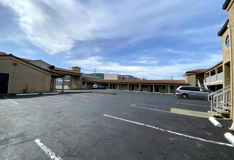 هتل Bridgepoint Inn Daly City