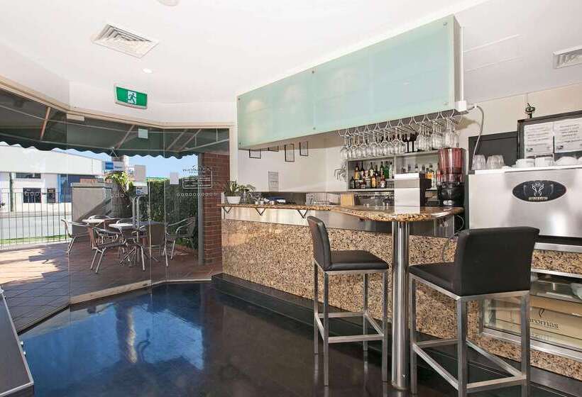 Отель Comfort Inn & Apartments Northgate Airport