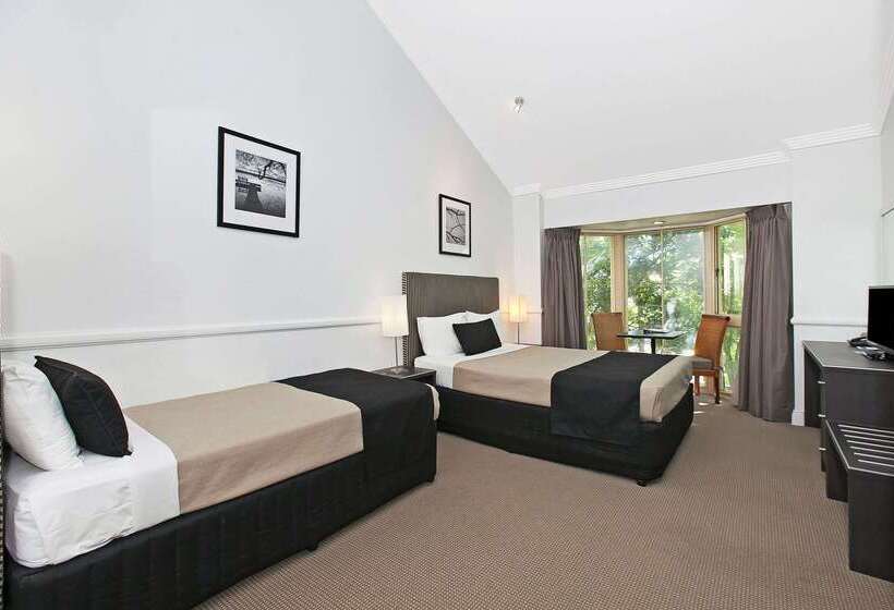 Отель Comfort Inn & Apartments Northgate Airport