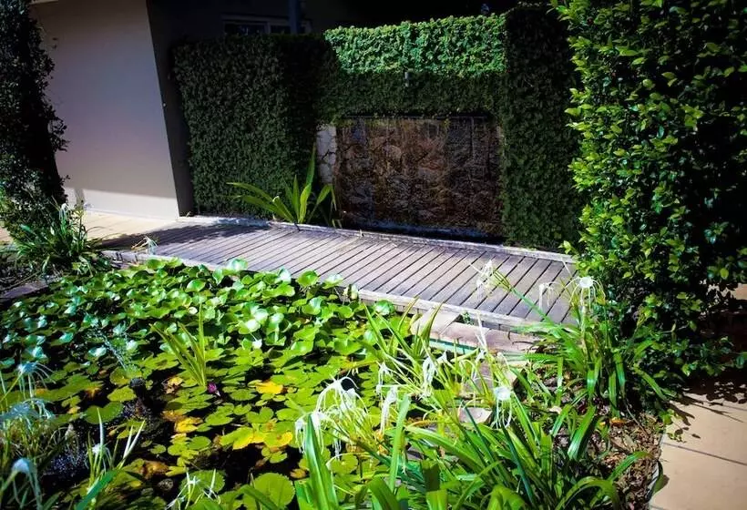 ホテル Comfort Inn & Apartments Northgate Airport