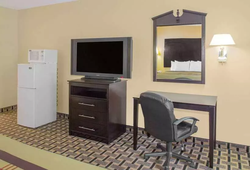 فندق Days Inn By Wyndham Andalusia