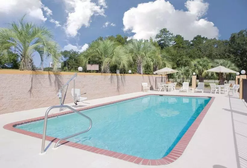 فندق Days Inn By Wyndham Andalusia