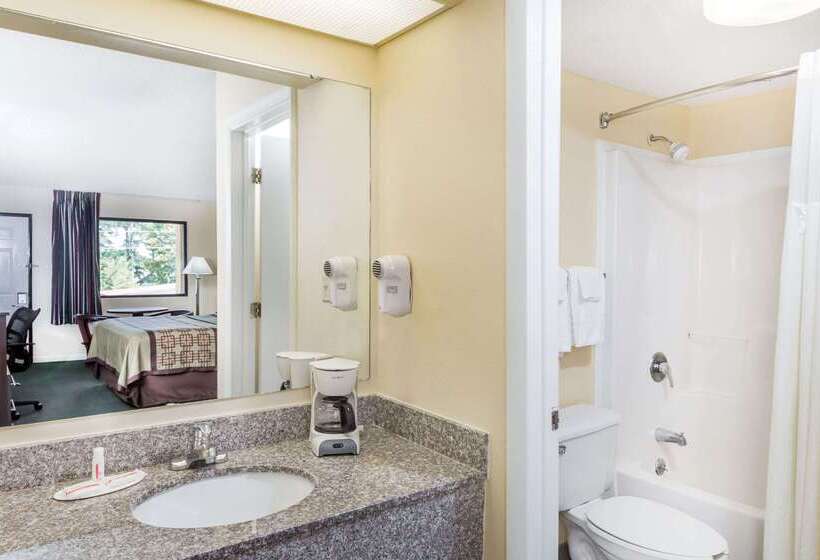 בית מלון כפרי Days Inn By Wyndham Enterprise