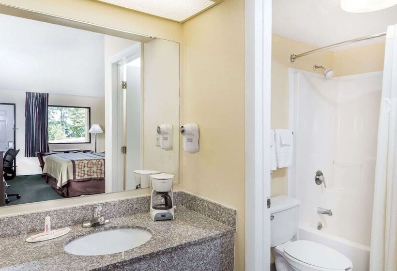 בית מלון כפרי Days Inn By Wyndham Enterprise