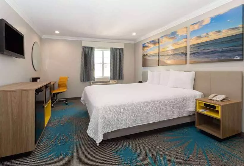 호텔 Days Inn By Wyndham Santa Monica