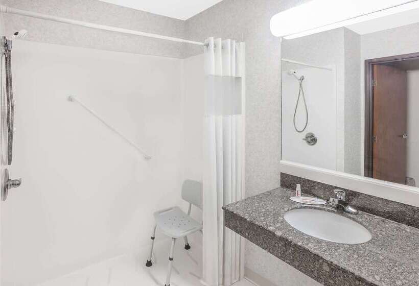 فندق Days Inn & Suites By Wyndham Brinkley