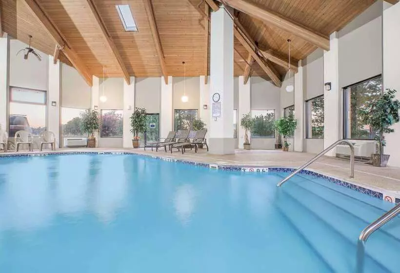 ホテル Days Inn & Suites By Wyndham Brinkley