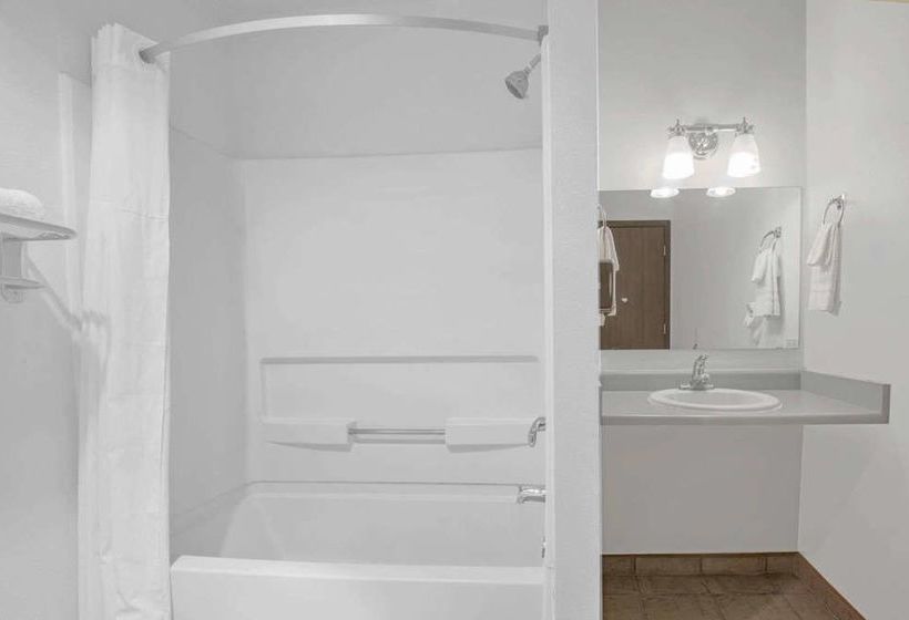 هتل Days Inn By Wyndham Taos