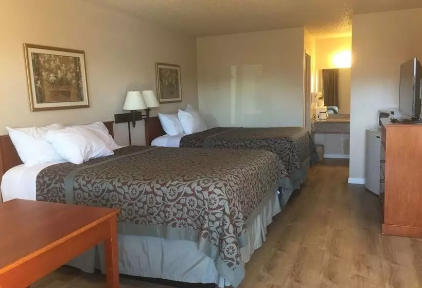 Отель Days Inn By Wyndham Taos