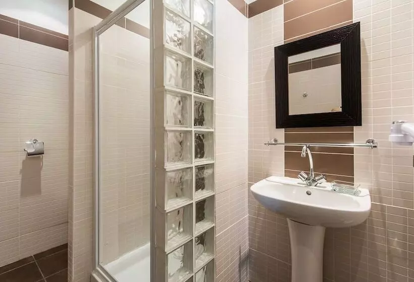 Отель Domaine De Valmont