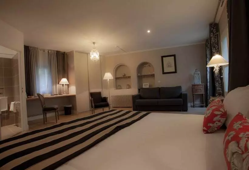 Отель Domaine De Valmont