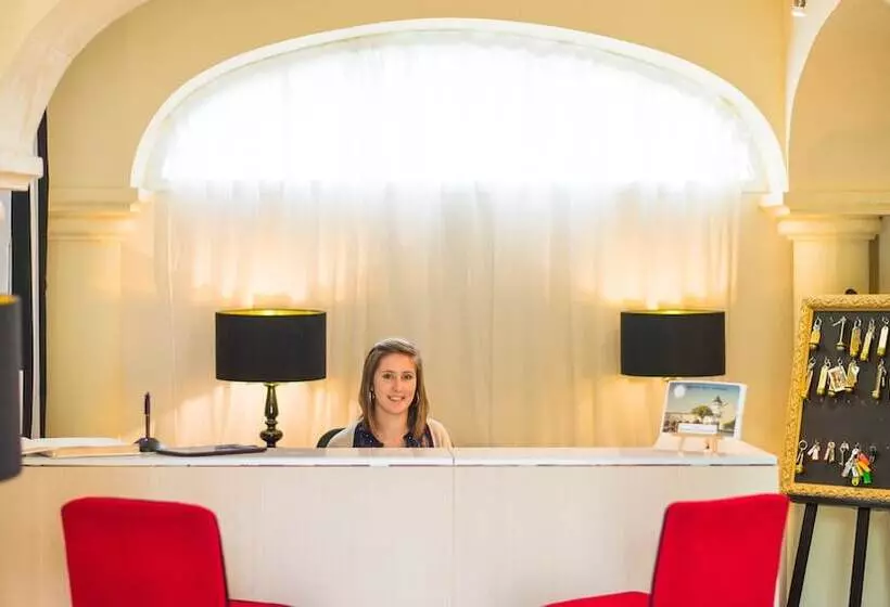 Отель Domaine De Valmont